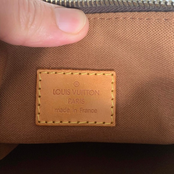 100% Authentic Louis Vuitton Pochette Bosphore Crossbody Bag - Picture 5 of 12